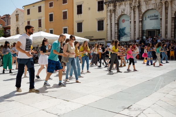 Flash mobom na Narodnom trgu najavljen je službeni program festivala KvART '19!